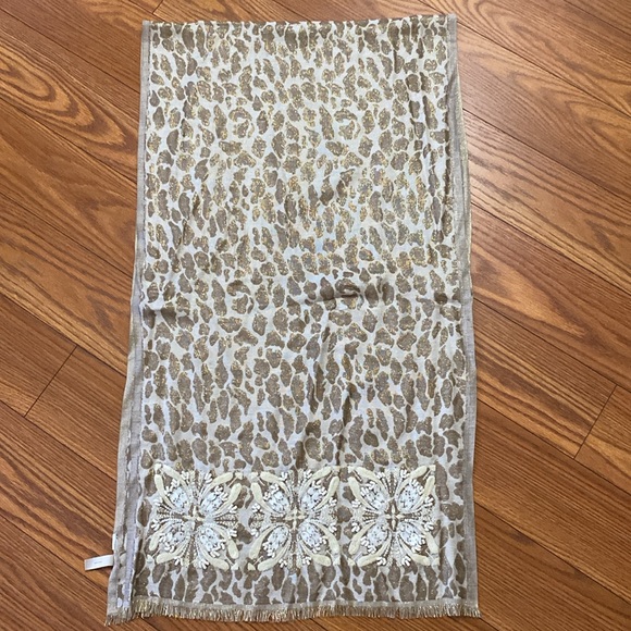 Loft by Ann Taylor gold metallic tread embroidered flower sequins shawl, scarf - Picture 15 of 17